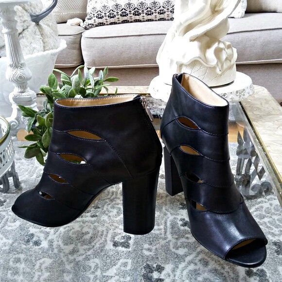 Adrienne Vittadini Leather Cutout Open Toe Ankle Booties Size 9 Black Block - Picture 1 of 8